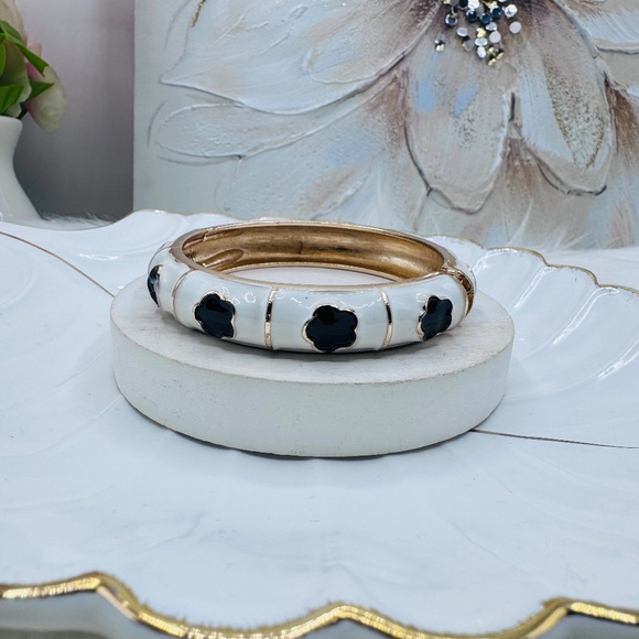 The Clarissa Enamel Cloisonne Bracelet Bangle Thick Style in Cruella Color - Picture 5 of 6